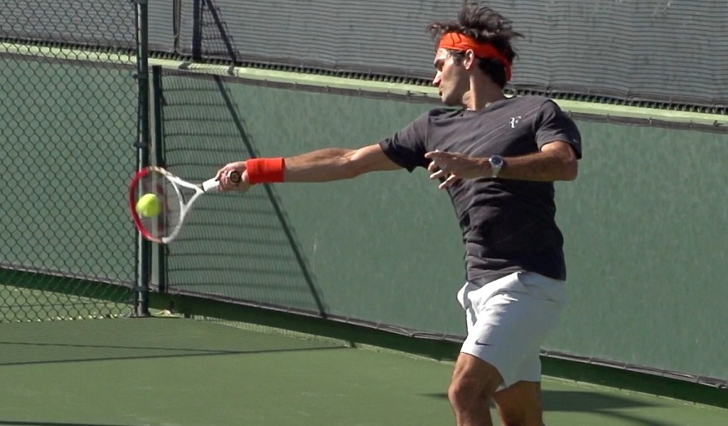 roger-federer-forehand-1024x599.jpg