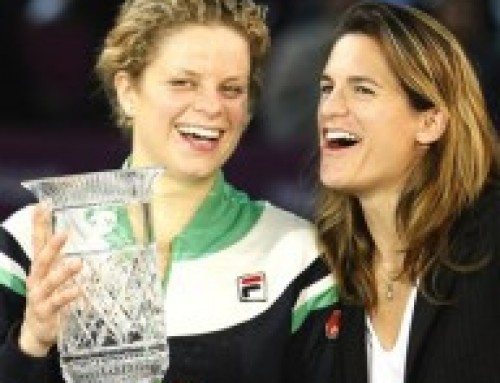 Clijsters replaces Wozniacki at No. 1